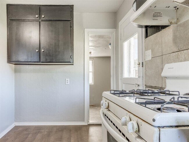 1321 Campbell Rd in Oklahoma City, OK - Building Photo - Building Photo