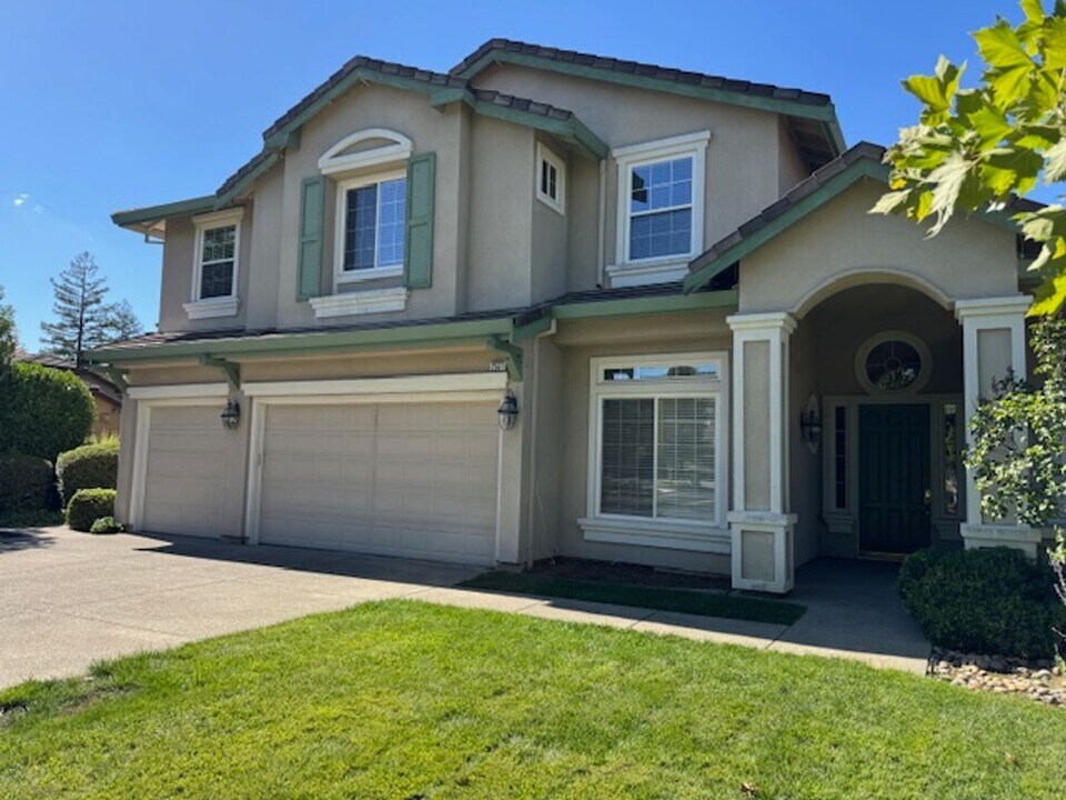 2551 Alamo Country Cir in Alamo, CA - Foto de edificio