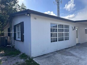 2850 N 62nd Ave in Hollywood, FL - Building Photo - Building Photo