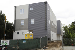 1152 S Hobart Blvd in Los Angeles, CA - Building Photo