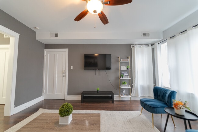 4148 W Wellington Ave in Chicago, IL - Building Photo - Building Photo