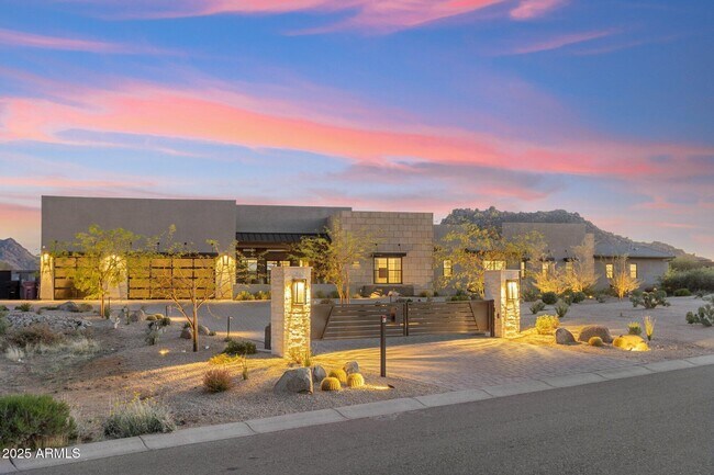 11865 E Red Bird Rd in Scottsdale, AZ - Building Photo - Building Photo