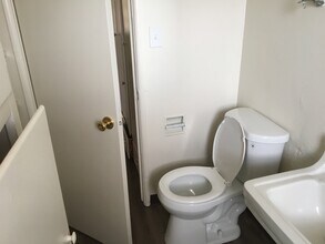 2123 N King St-Unit -2125 in Bakersfield, CA - Building Photo - Building Photo