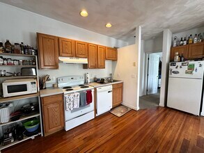 58 Mansfield St, Unit 2 in Boston, MA - Foto de edificio - Building Photo