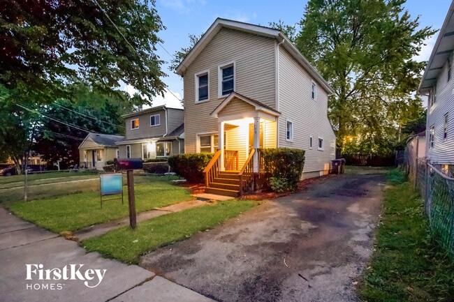 709 Porter St in Waukegan, IL - Foto de edificio - Building Photo