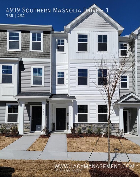 4939 Southern Magnolia Dr in Raleigh, NC - Foto de edificio