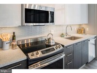 1213 Walnut St, Unit 1B-1708 in Philadelphia, PA - Building Photo - Building Photo