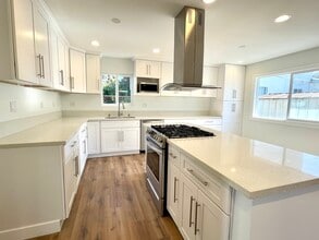 4237 W 170th St in Lawndale, CA - Foto de edificio - Building Photo