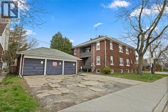 490 Giles Blvd W in Windsor, ON - Building Photo - Building Photo