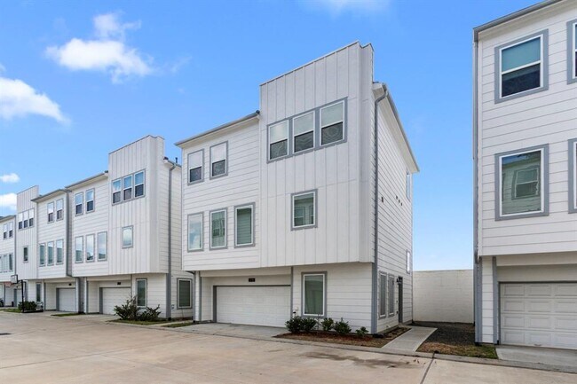 1739 Cove Cres Ct in Houston, TX - Foto de edificio - Building Photo