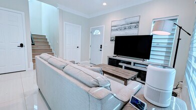 342 Pasadena Ave in South Pasadena, CA - Foto de edificio - Building Photo