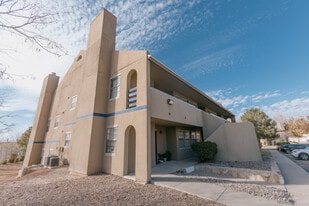 La Mesa Pearl in El Paso, TX - Building Photo