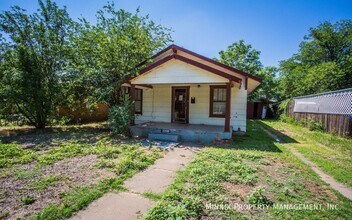 2209 20th St in Lubbock, TX - Building Photo - Building Photo