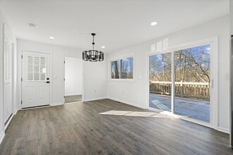 53 Owasco St in Auburn, NY - Foto de edificio - Building Photo