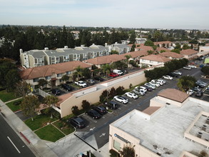 South Court Apartments in Costa Mesa, CA - Building Photo - Building Photo