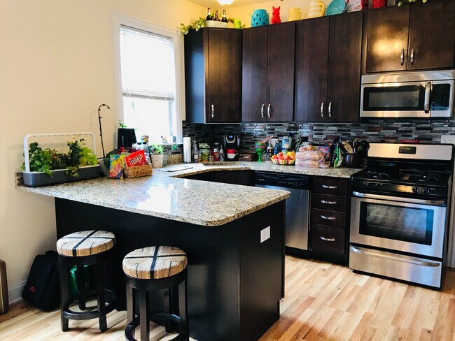 1622 N Fairfield Ave, Unit 1R in Chicago, IL - Building Photo - Building Photo