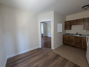 2543 W Sunnyside Ave in Chicago, IL - Building Photo - Building Photo