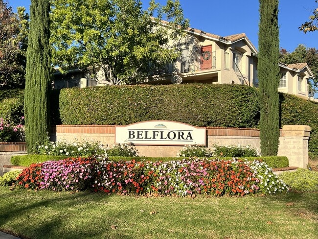 85 Castano in Rancho Santa Margarita, CA - Foto de edificio - Building Photo