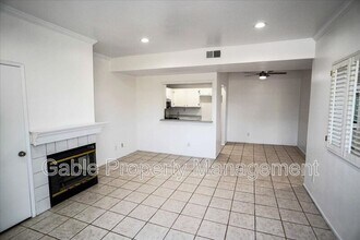 23633 Del Monte Dr in Santa Clarita, CA - Building Photo - Building Photo