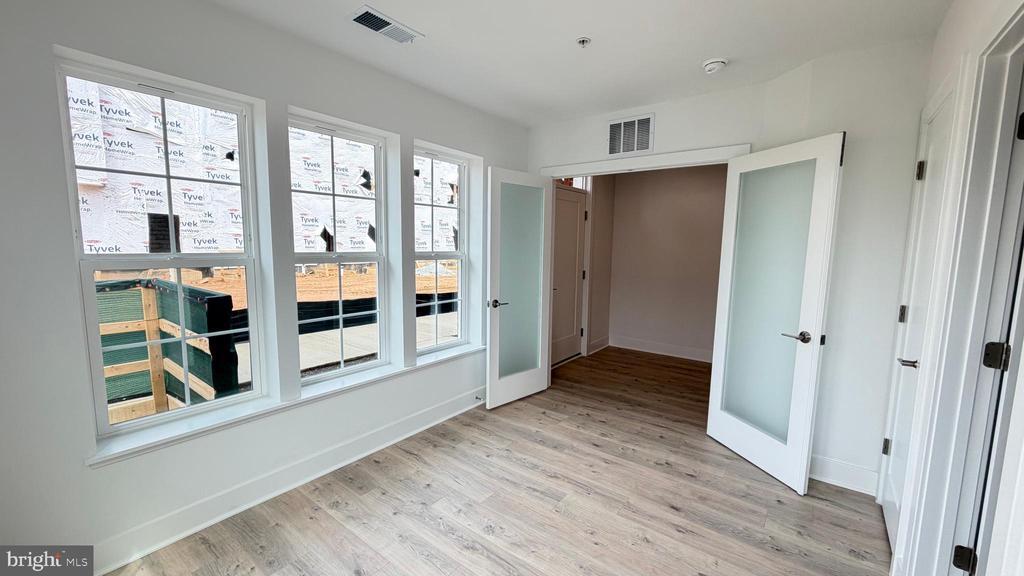 2106 Henson Norris St in Rockville, MD - Building Photo