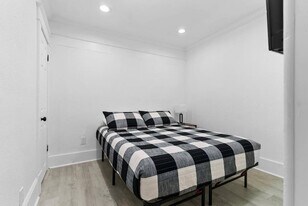 412 Harwood St, Unit SI ID1094229P in Orlando, FL - Building Photo