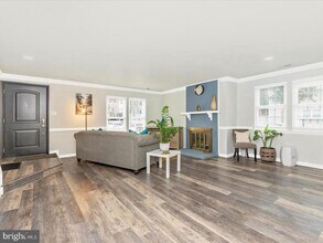 11349 Appledowre Way in Germantown, MD - Building Photo - Building Photo