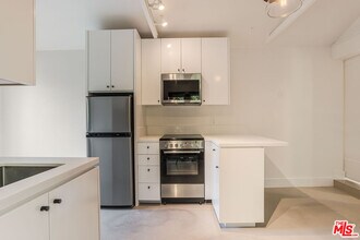 2401 32nd St in Santa Monica, CA - Building Photo - Building Photo