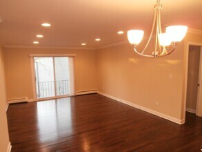 8860 N Western Ave in Des Plaines, IL - Building Photo - Building Photo