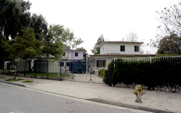 6027-6043 Hayes Ave in Los Angeles, CA - Building Photo - Building Photo