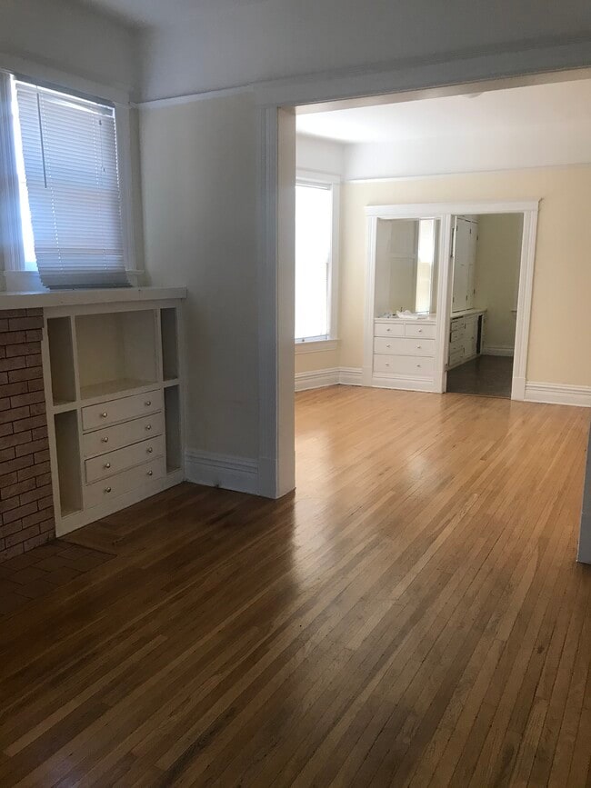 213 W Washington Ave, Unit 213 W Washington Ave
