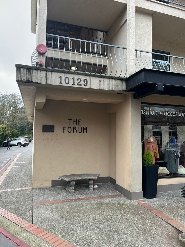 10129 Main St in Bellevue, WA - Building Photo - Building Photo