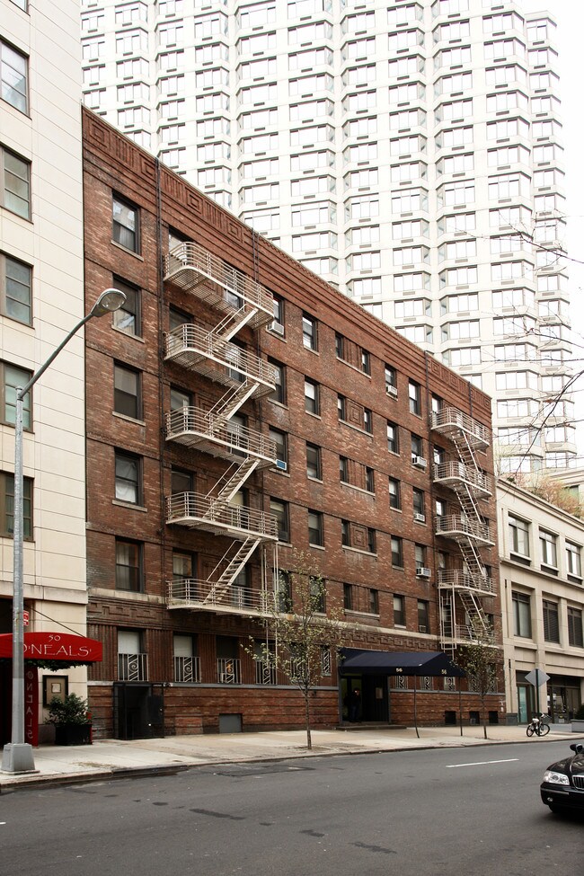 56 West 65th Street in New York, NY - Foto de edificio - Building Photo