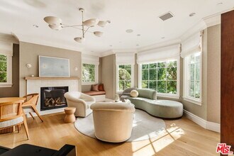 957 Corsica Dr in Los Angeles, CA - Building Photo - Building Photo