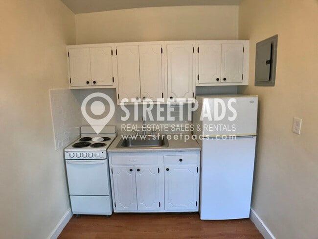 1315 Commonwealth Ave, Unit 406 in Boston, MA - Foto de edificio - Building Photo