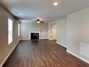 1056 Countess Ln in Spring Hill, TN - Building Photo - Building Photo