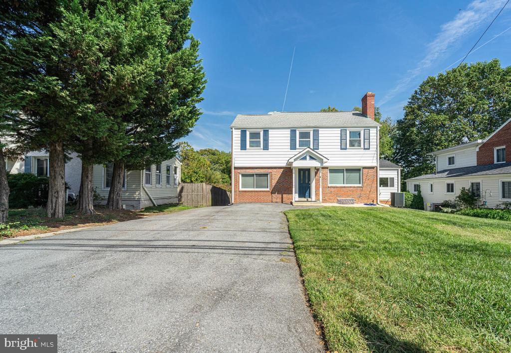 8909 Georgia Ave in Silver Spring, MD - Building Photo