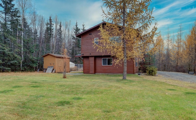 property at 1015 E Hanna Cir