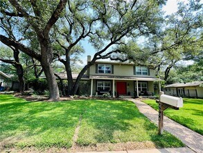 4004 Hyridge Dr in Austin, TX - Building Photo - Building Photo