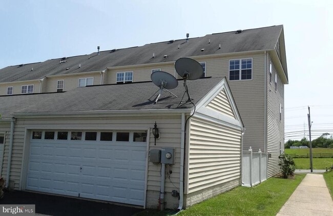 23612 Bennett Chase Dr in Clarksburg, MD - Building Photo - Building Photo