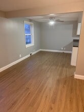 242 Delaware St, Unit Lower in Tonawanda, NY - Foto de edificio - Building Photo