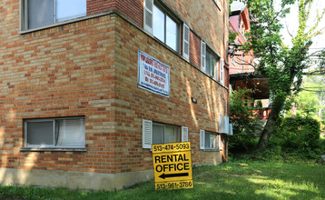 Oxford Apartments in Cincinnati, OH - Foto de edificio - Building Photo