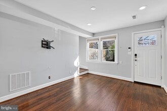 124 Baggett Pl in Alexandria, VA - Building Photo - Building Photo