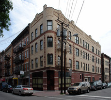 92 Pulaski St Apartments