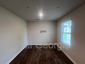 106 Sarah Ln in Lagrange, GA - Building Photo - Building Photo