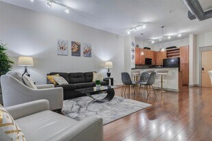 1901 Post Oak Blvd, Unit 1106 in Houston, TX - Building Photo