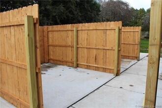 165 Hill St-Unit -4 in Bristol, CT - Foto de edificio - Building Photo