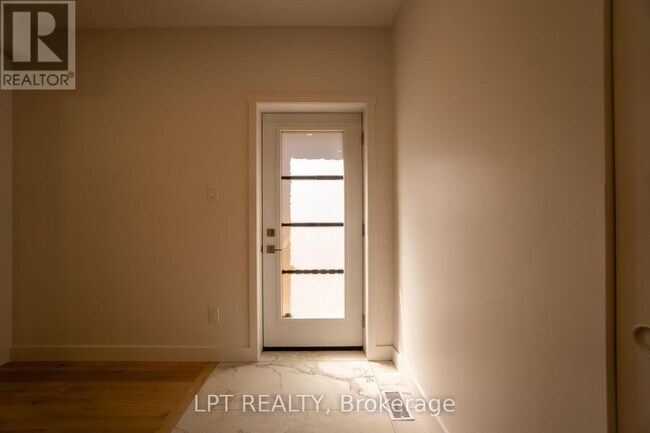 14 Stevens Ave in Ottawa, ON - Building Photo - Building Photo
