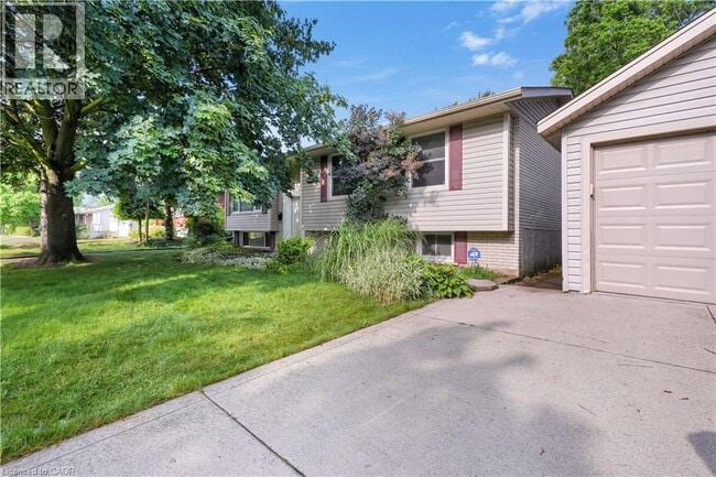 206 Shelley Dr in Kitchener, ON - Building Photo - Building Photo