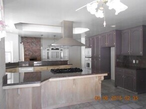 11717 Palm Ave in Bakersfield, CA - Foto de edificio - Building Photo