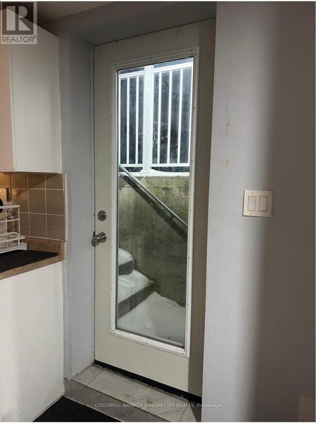 24 Tangleridge Blvd in Brampton, ON - Building Photo - Building Photo